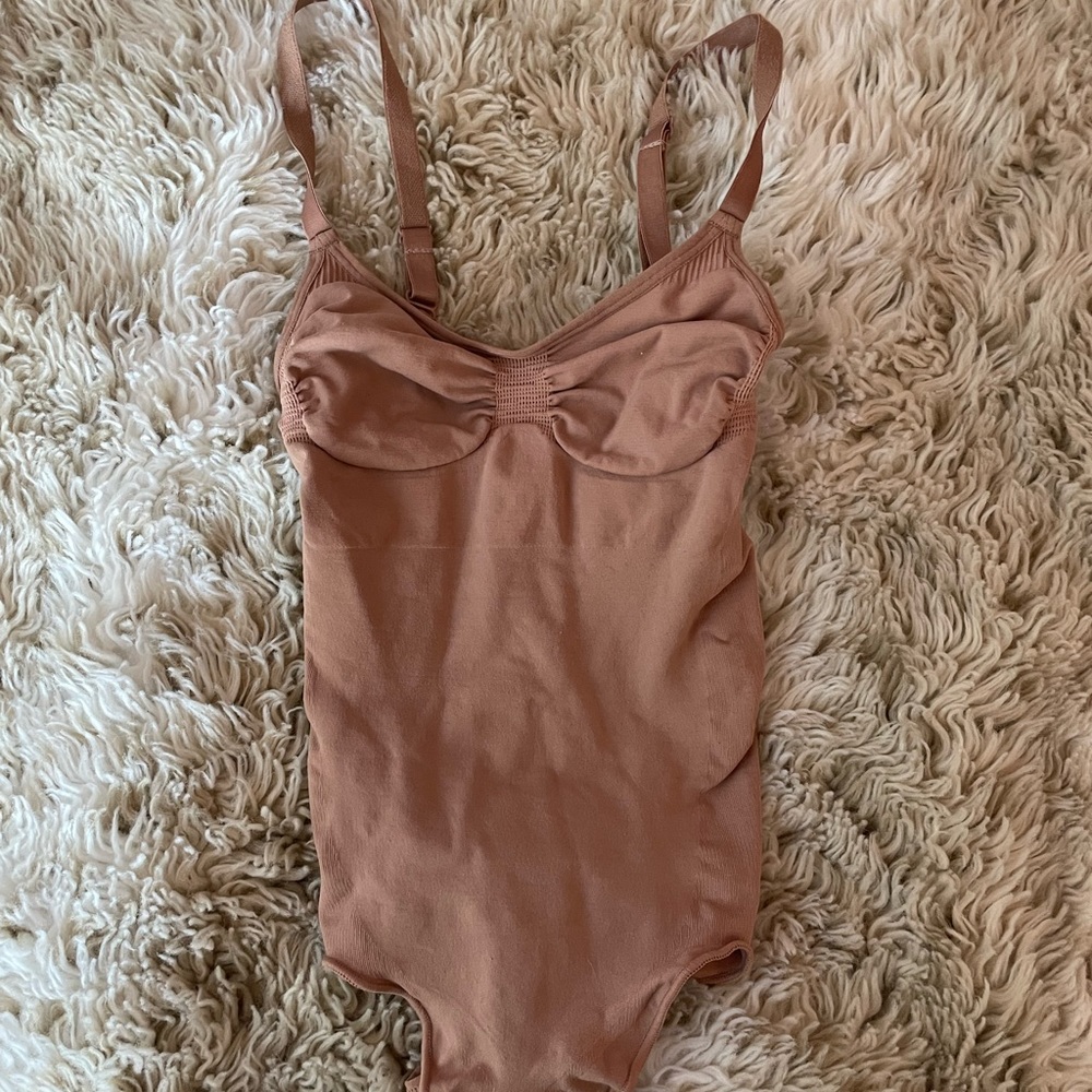 Skims S/M Bodysuit